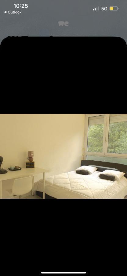 Se: 13A Rue Des Touleuses Pourpre Bed and Breakfast Cergy Esterno foto