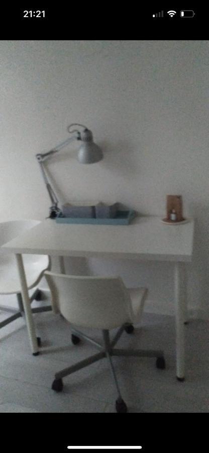 Se: 13A Rue Des Touleuses Pourpre Bed and Breakfast Cergy Esterno foto